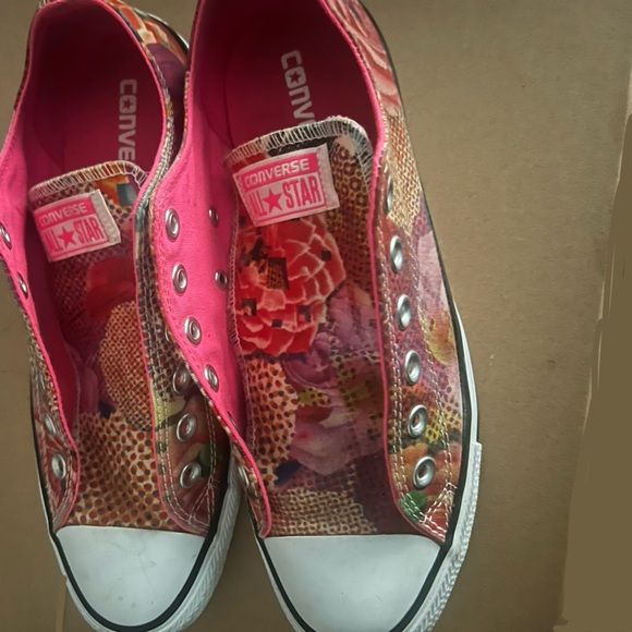 pink multi printed converse - Picture 3 of 7